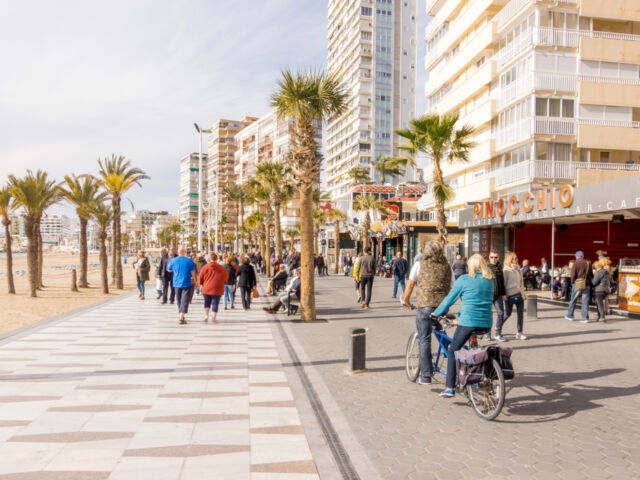 Benidorm,,Spain,-,January,14,,2018:,People,Enjoying,Holiday,In